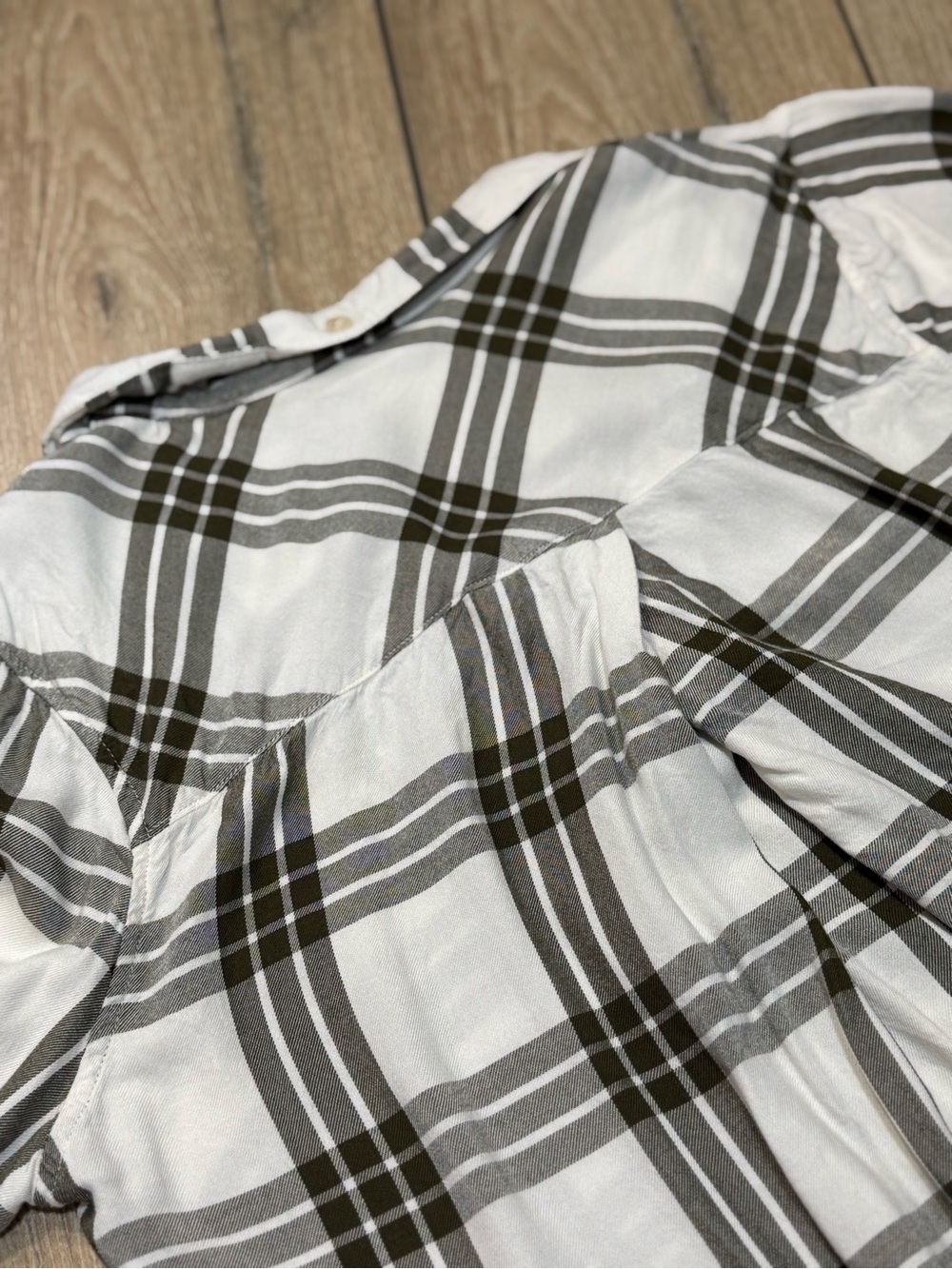 Thread & Supply Cream &  Green Plaid Long Sleeve Button Down Shirt Medium - Picture 8 of 15